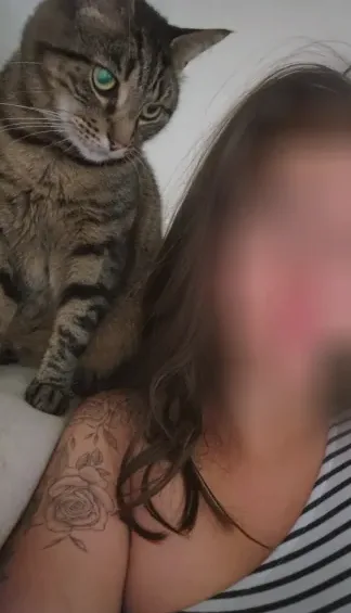 Andrea, 28