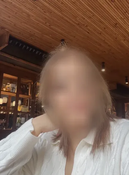 Camilla, 40