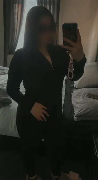 Ellen, 25