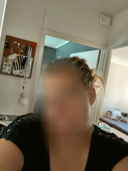 Ellie, 40