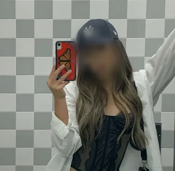 Emilie, 20
