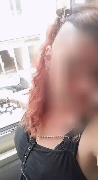 Emilie, 35