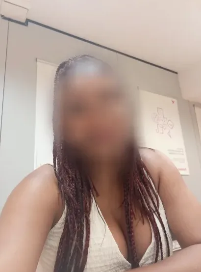 Emina, 40