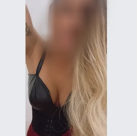Helena, 37