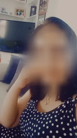 Julie, 31