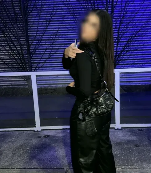 Michelle, 19