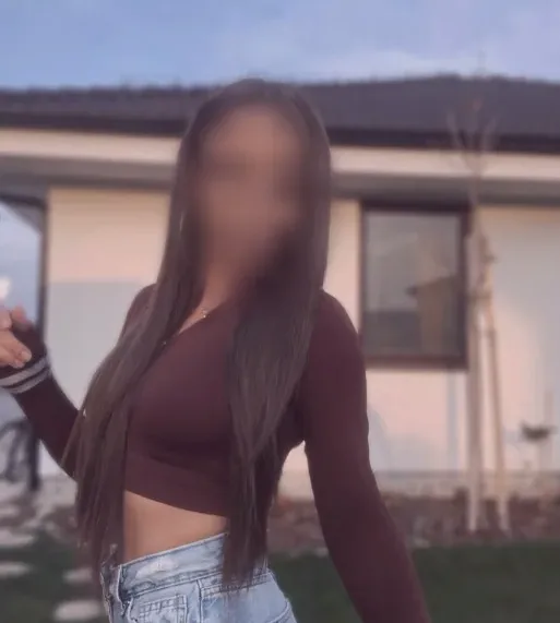 Michelle, 32