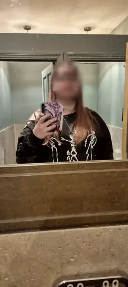 Nora, 21