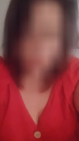 Tina, 37
