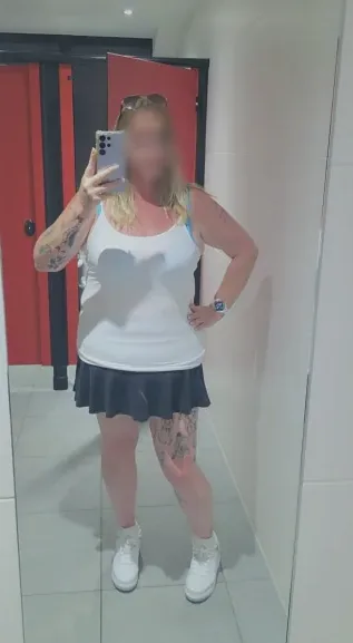 Yasmin, 39